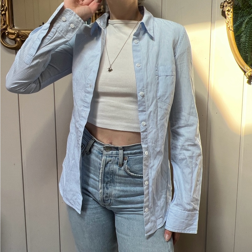 Talula Classic Fit blue and white button down xxs
